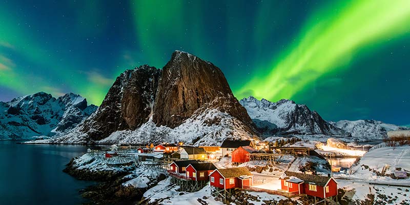 Your Guide to Northern Lights Hotels NORWAY - Aurora Tracks See ...